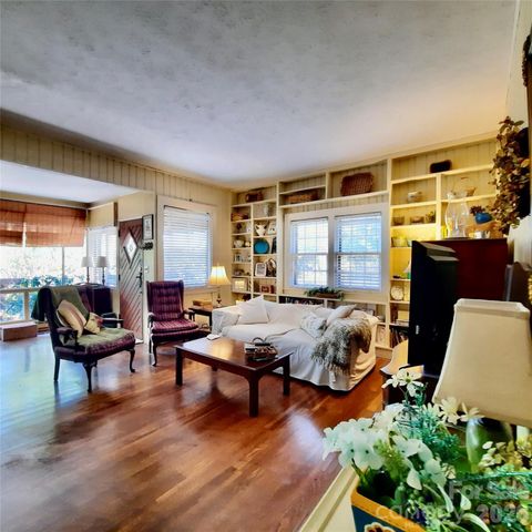 121 Ohara Circle, Hendersonville, NC 28739