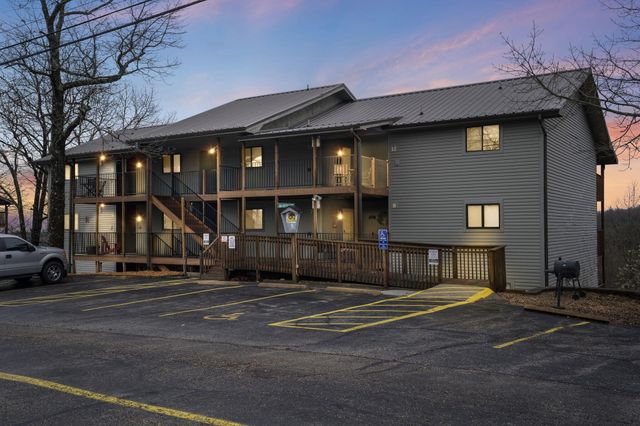 388 Notch Lane A, Reeds Spring, MO 65737