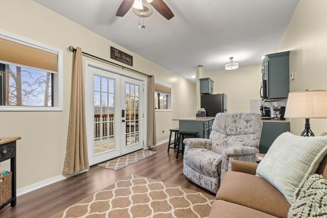 388 Notch Lane A, Reeds Spring, MO 65737