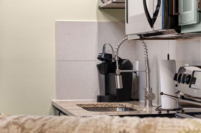 388 Notch Lane A, Reeds Spring, MO 65737