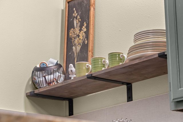 388 Notch Lane A, Reeds Spring, MO 65737