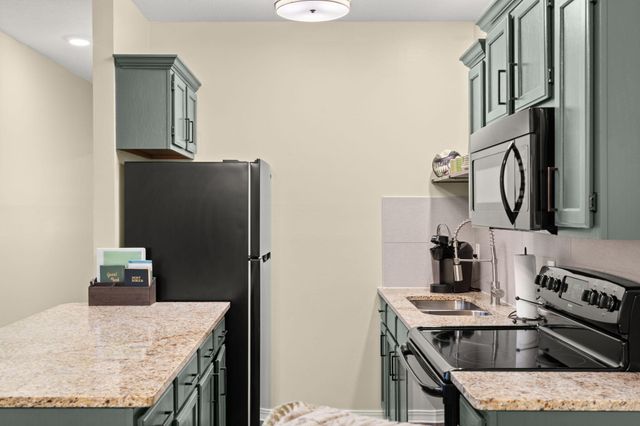 388 Notch Lane A, Reeds Spring, MO 65737