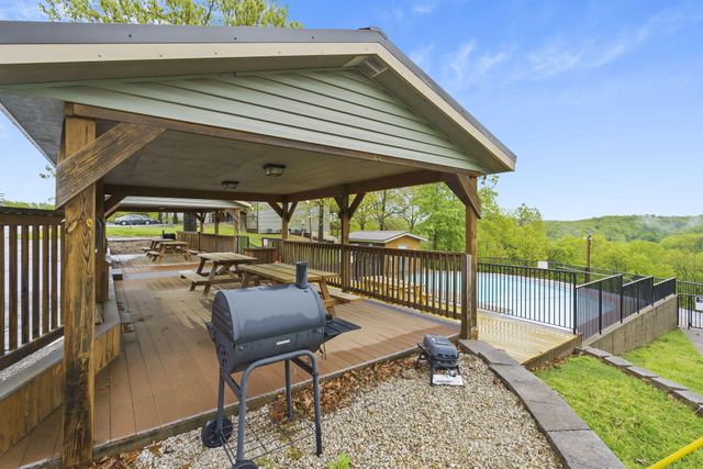 388 Notch Lane A, Reeds Spring, MO 65737