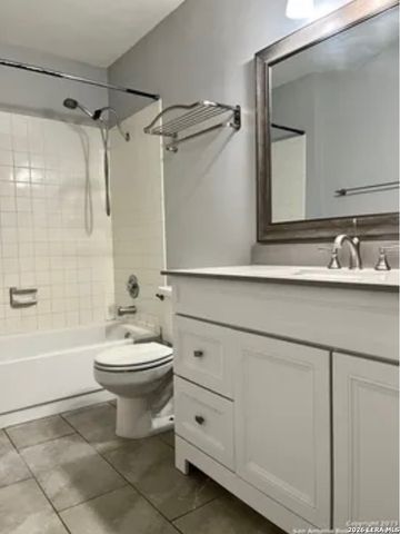 4803 Hamilton Wolfe Rd Apt 810, San Antonio, TX 78240