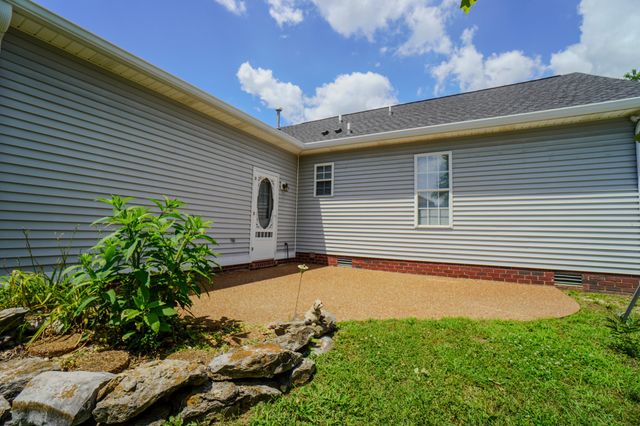 1102 Wedgewood Dr, Gallatin, TN 37066