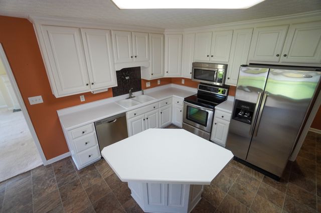 1102 Wedgewood Dr, Gallatin, TN 37066