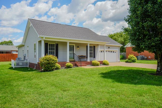 1102 Wedgewood Dr, Gallatin, TN 37066