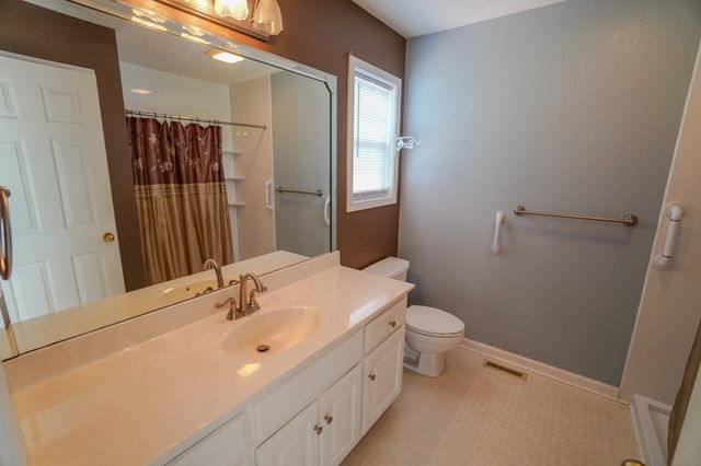 1102 Wedgewood Dr, Gallatin, TN 37066