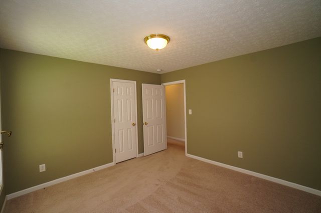 1102 Wedgewood Dr, Gallatin, TN 37066