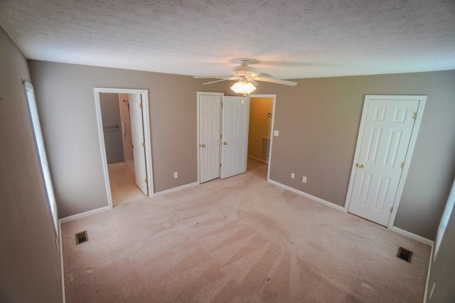 1102 Wedgewood Dr, Gallatin, TN 37066