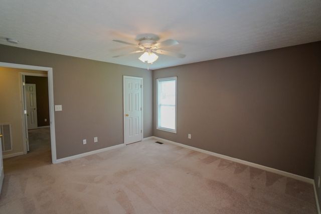 1102 Wedgewood Dr, Gallatin, TN 37066