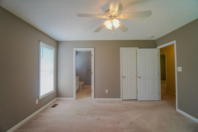 1102 Wedgewood Dr, Gallatin, TN 37066