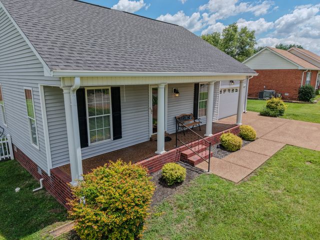 1102 Wedgewood Dr, Gallatin, TN 37066