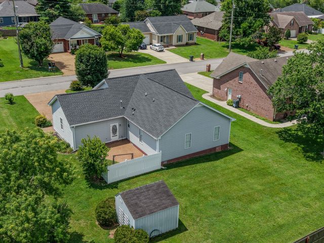 1102 Wedgewood Dr, Gallatin, TN 37066