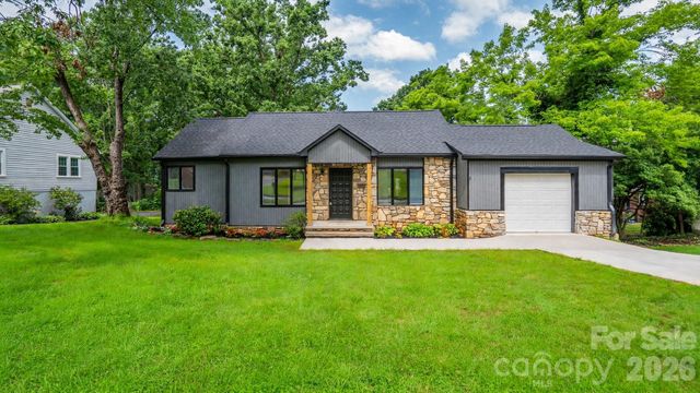 102 FALLS Street, Morganton, NC 28655