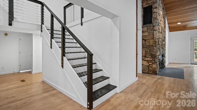 102 FALLS Street, Morganton, NC 28655