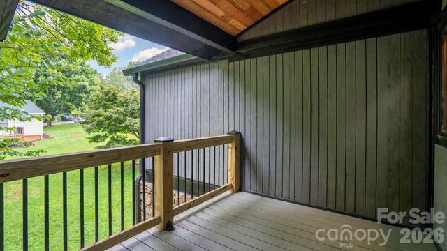 102 FALLS Street, Morganton, NC 28655