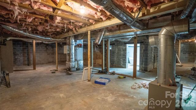 102 FALLS Street, Morganton, NC 28655