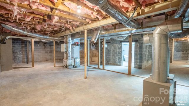 102 FALLS Street, Morganton, NC 28655