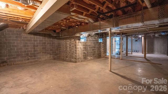 102 FALLS Street, Morganton, NC 28655