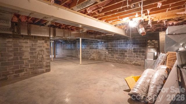 102 FALLS Street, Morganton, NC 28655