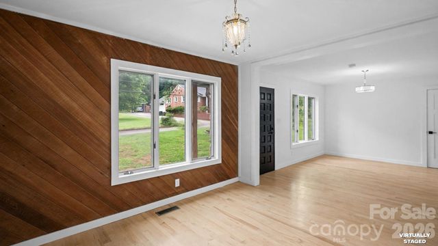 102 FALLS Street, Morganton, NC 28655