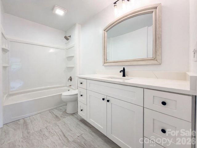 102 FALLS Street, Morganton, NC 28655