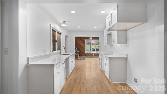 102 FALLS Street, Morganton, NC 28655