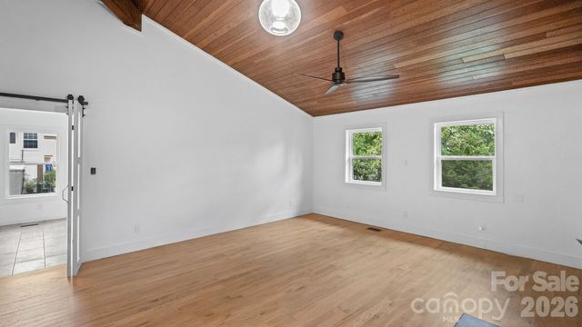 102 FALLS Street, Morganton, NC 28655