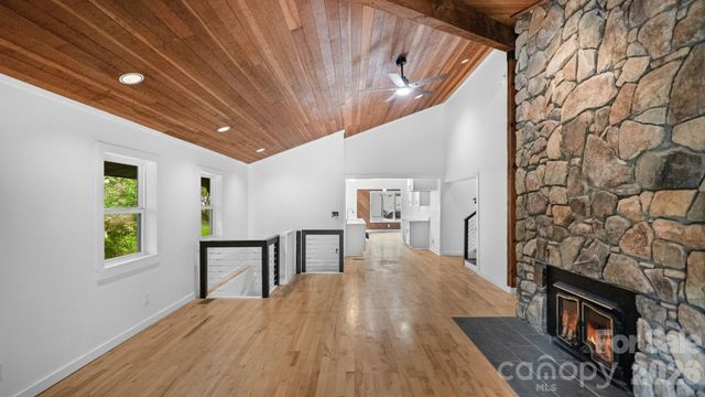 102 FALLS Street, Morganton, NC 28655