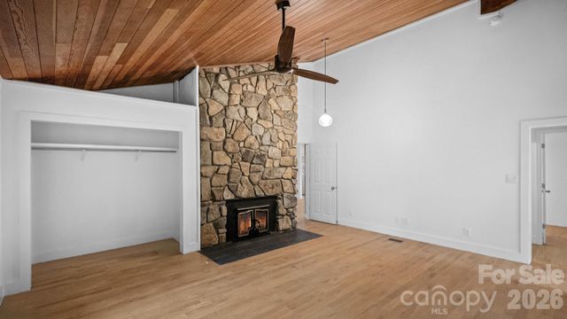 102 FALLS Street, Morganton, NC 28655
