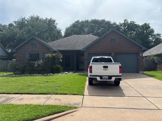 16318 Dawncrest Way, Sugar Land, TX 77498
