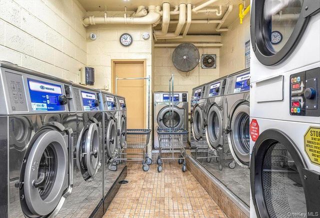 90-60 Union Turnpike 1E, Glendale, NY 11385
