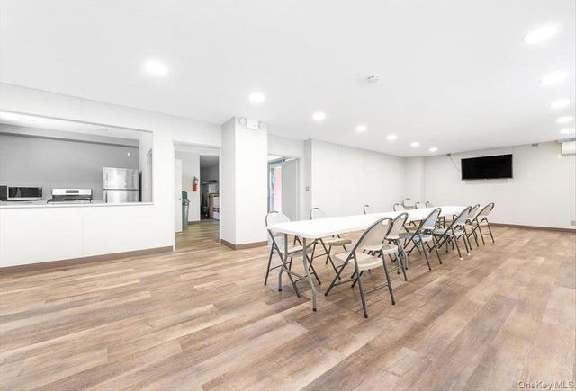 90-60 Union Turnpike 1E, Glendale, NY 11385