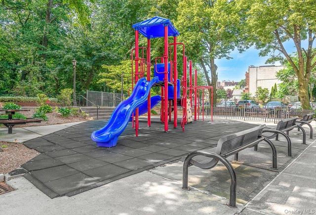 90-60 Union Turnpike 1E, Glendale, NY 11385