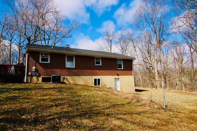 108 Maple Ridge CT, Vinton, VA 24179