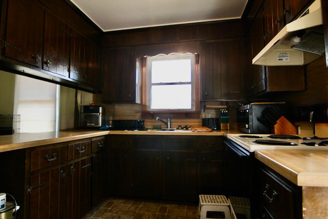 108 Maple Ridge CT, Vinton, VA 24179