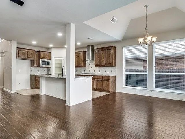 911 Melshire Drive, Garland, TX 75040