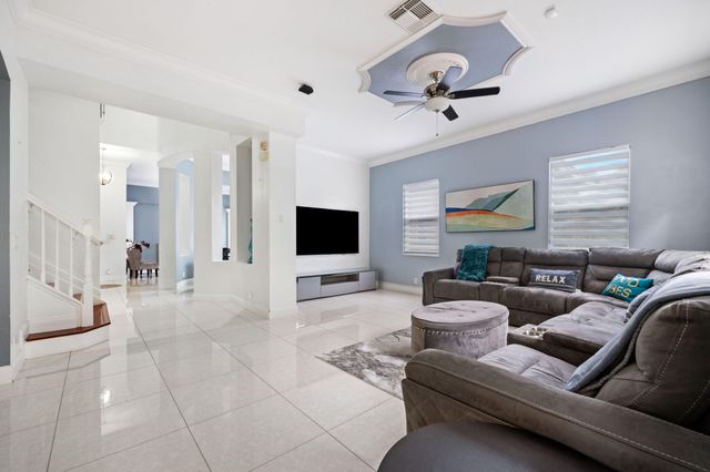 658 Cresta Circle, West Palm Beach, FL 33413