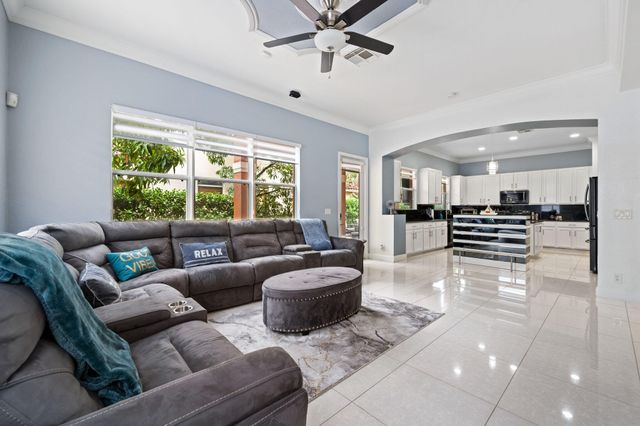 658 Cresta Circle, West Palm Beach, FL 33413
