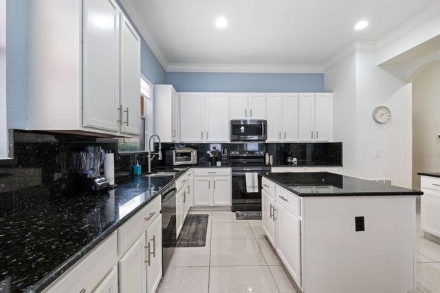 658 Cresta Circle, West Palm Beach, FL 33413
