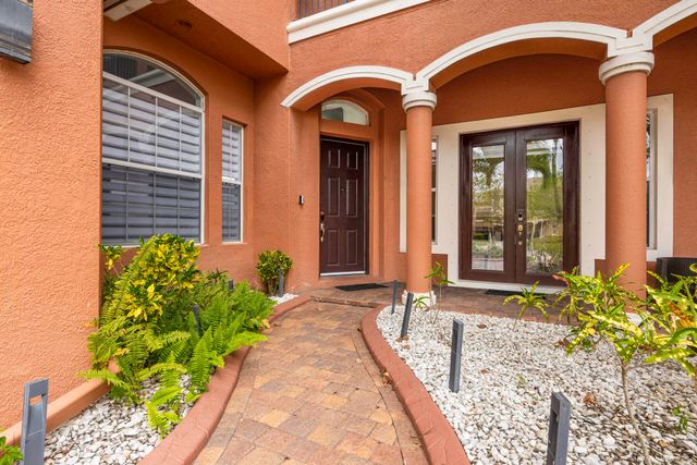 658 Cresta Circle, West Palm Beach, FL 33413
