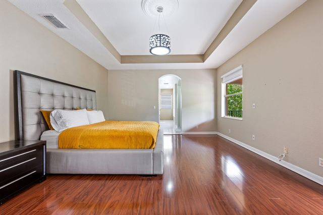 658 Cresta Circle, West Palm Beach, FL 33413