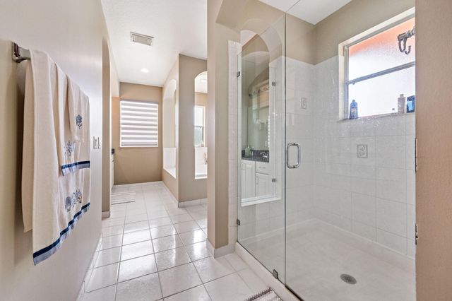 658 Cresta Circle, West Palm Beach, FL 33413