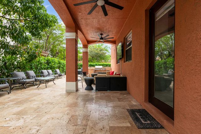 658 Cresta Circle, West Palm Beach, FL 33413
