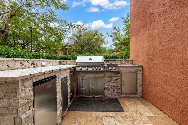 658 Cresta Circle, West Palm Beach, FL 33413
