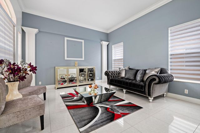 658 Cresta Circle, West Palm Beach, FL 33413