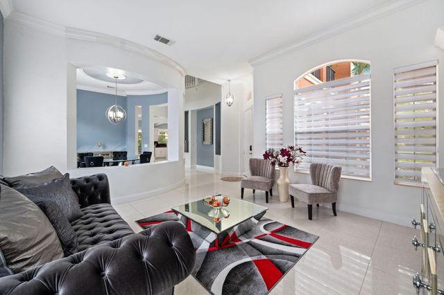 658 Cresta Circle, West Palm Beach, FL 33413