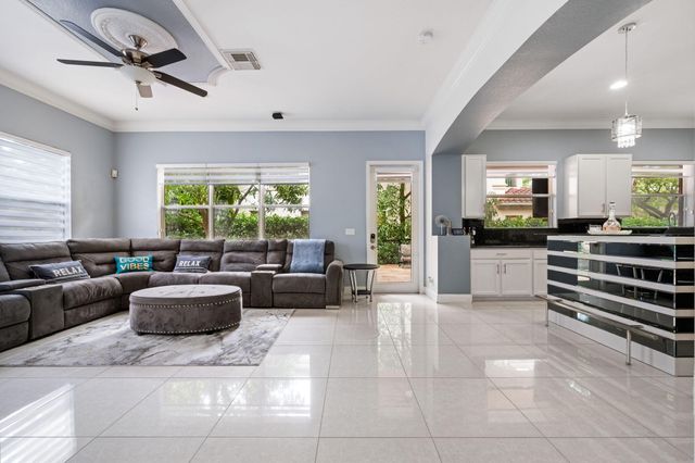658 Cresta Circle, West Palm Beach, FL 33413