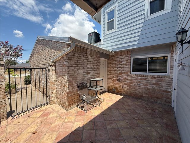 830 Cliff Dr 18, Portland, TX 78374